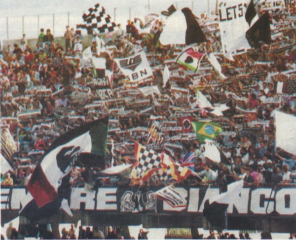 Curva Sud anni 90.jpg